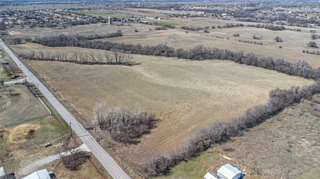 Photo 4 — 12915 SW 44th Street, Mustang, OK 73064
