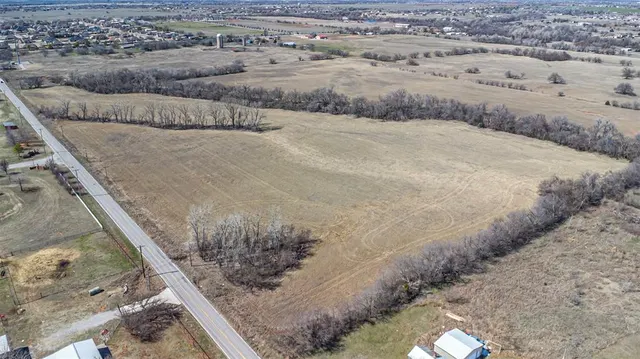 Photo 4 — 12915 SW 44th Street, Mustang, OK 73064