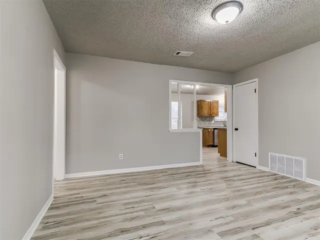 Photo 5 — 7313 Sears Terrace, Oklahoma City, OK 73149