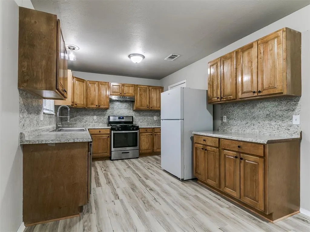 Photo 7 — 7313 Sears Terrace, Oklahoma City, OK 73149