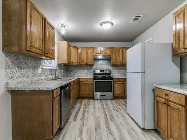 Photo 8 — 7313 Sears Terrace, Oklahoma City, OK 73149