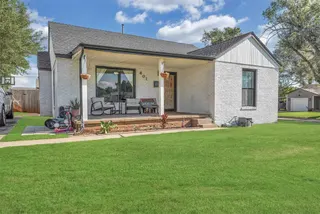 Sold home at 401 McArthur Boulevard