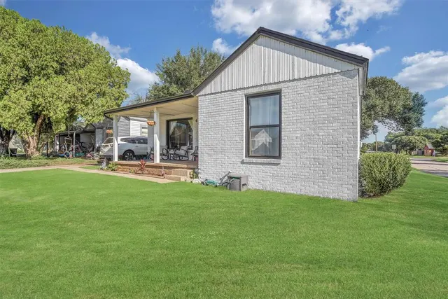 Photo 3 — 401 McArthur Boulevard, Elk City, OK 73644