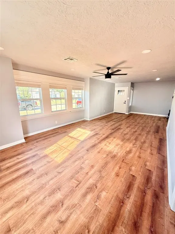 Photo 3 — 1020 E Walnut Street, Altus, OK 73521