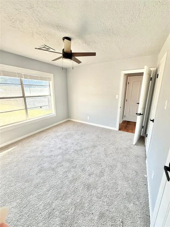 Photo 9 — 1020 E Walnut Street, Altus, OK 73521