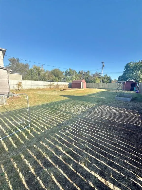 Photo 17 — 1020 E Walnut Street, Altus, OK 73521