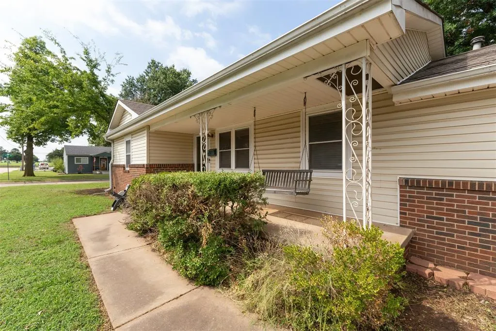 Photo 2 — 424 S Doty Street, Stillwater, OK 74074