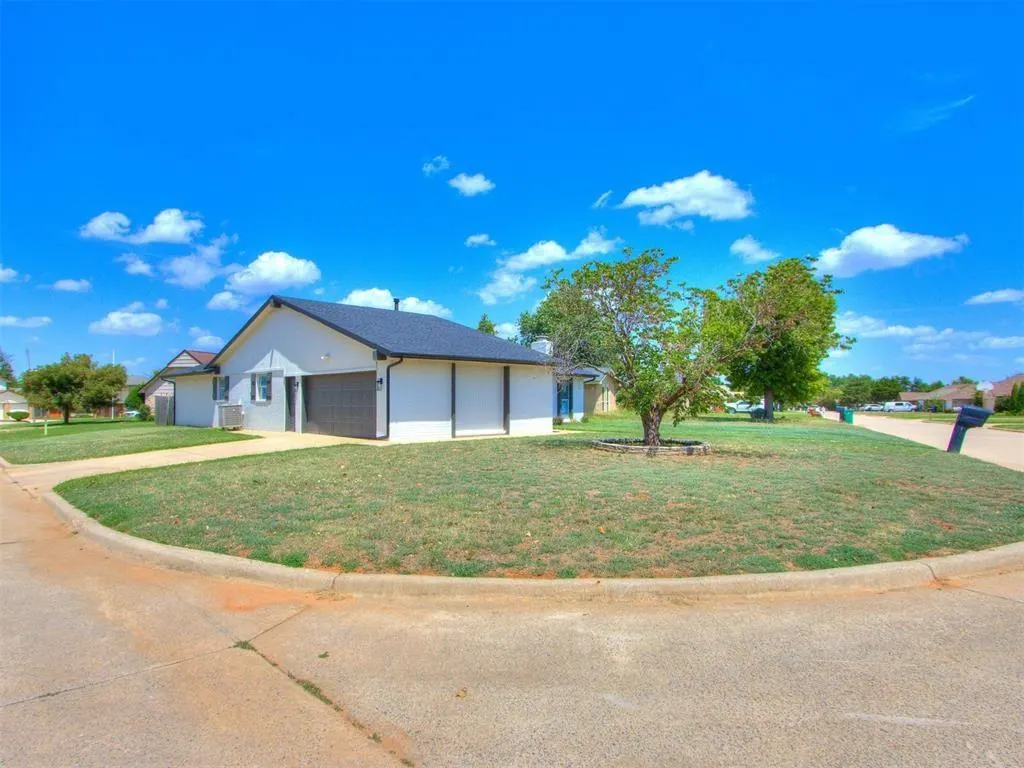 Photo 7 — 11609 Century Drive, Oklahoma City, OK 73162