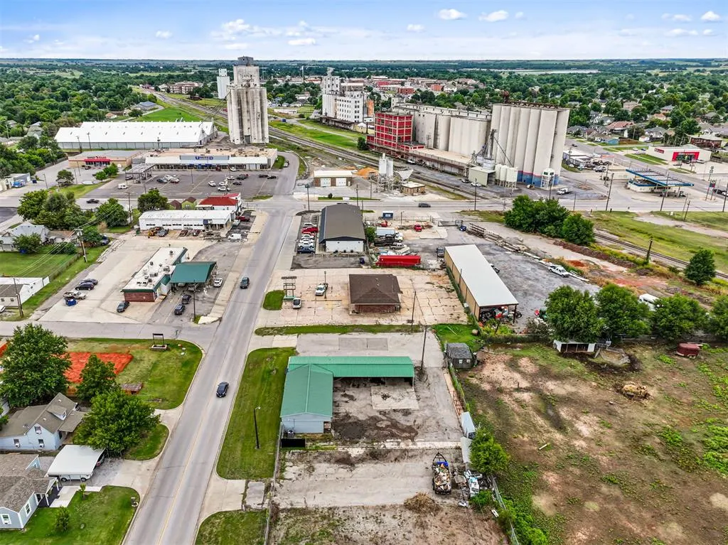 Photo 29 — 1401 S Choctaw Avenue, El Reno, OK 73036