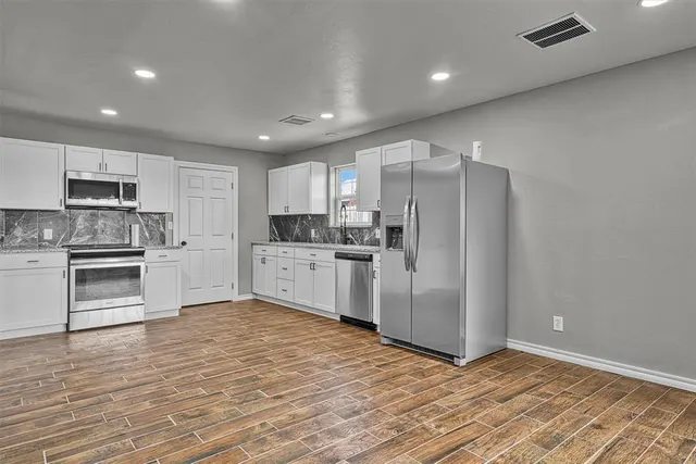 Photo 8 — 2404 N Robin Street, Altus, OK 73521