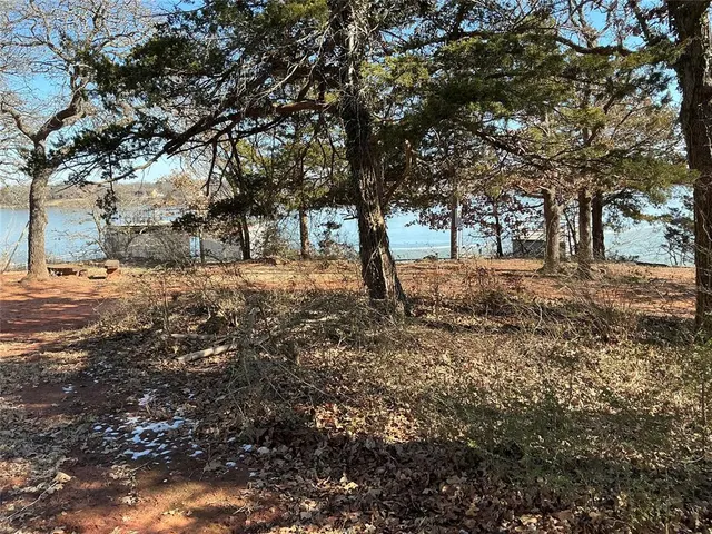 Photo 4 — 26 W Shore Drive, Edmond, OK 73007