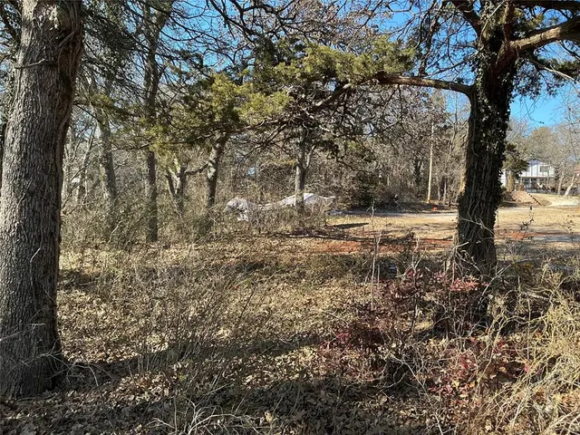 Photo 6 — 26 W Shore Drive, Edmond, OK 73007