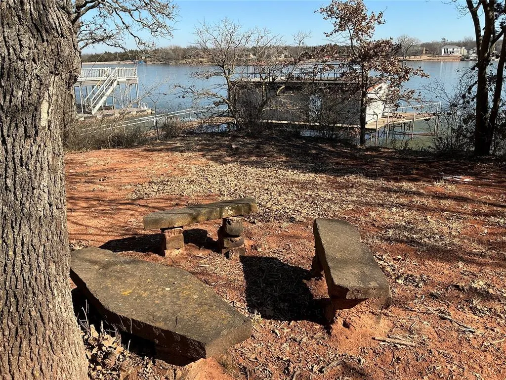Photo 8 — 26 W Shore Drive, Edmond, OK 73007
