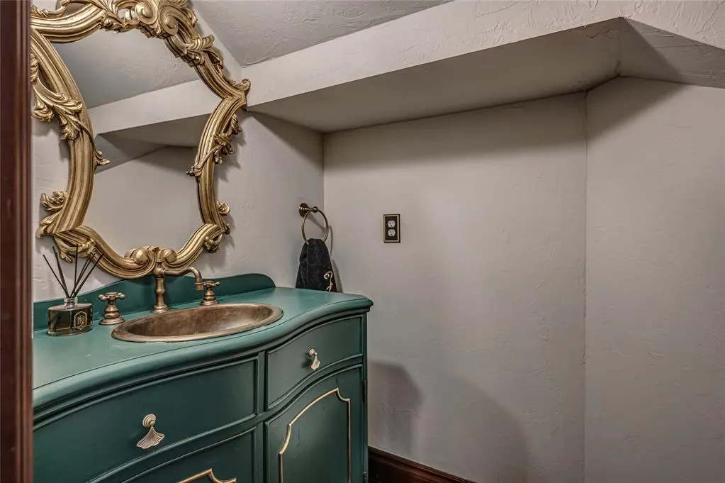 Photo 21 — 300 Heritage Green Road, Edmond, OK 73003