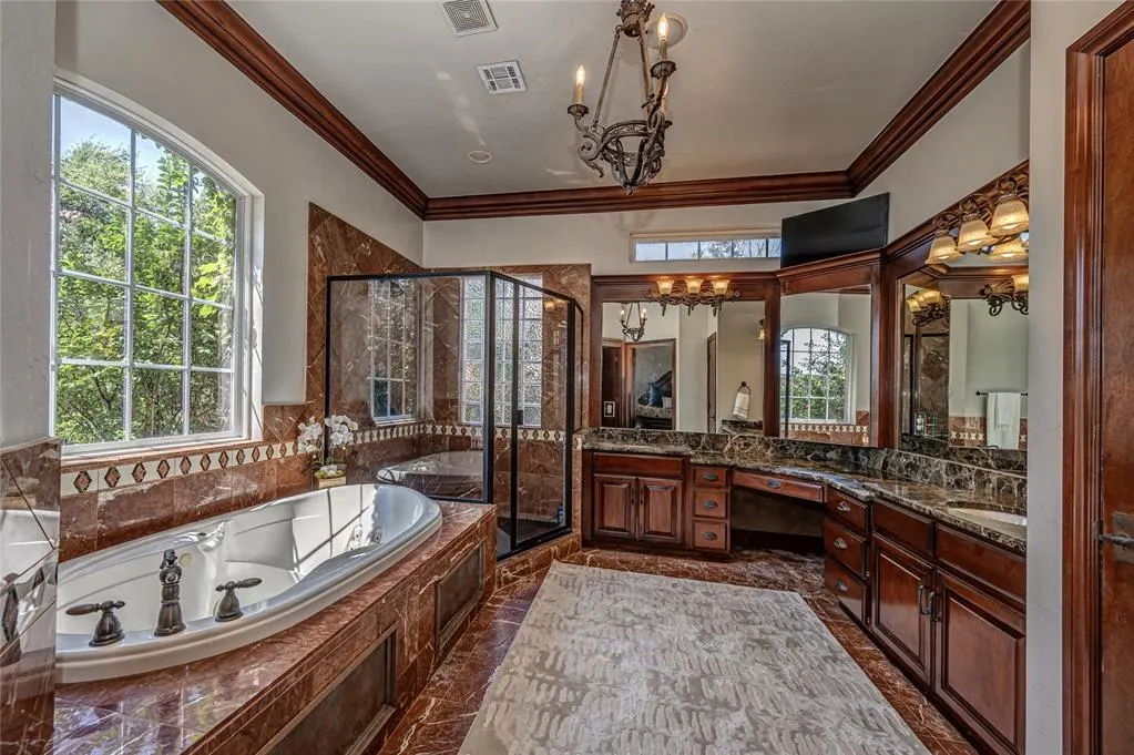 Photo 24 — 300 Heritage Green Road, Edmond, OK 73003