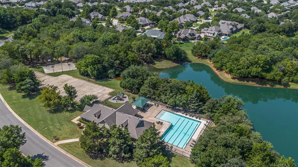 Photo 47 — 300 Heritage Green Road, Edmond, OK 73003
