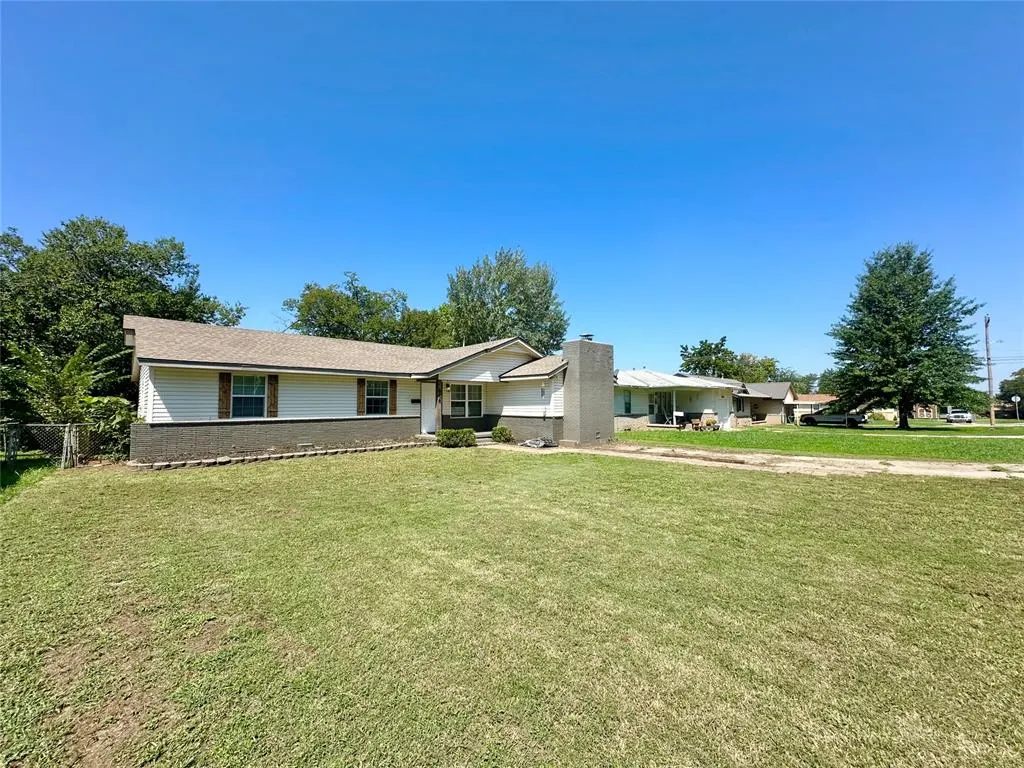 Photo 2 — 608 N 1st Street, Tecumseh, OK 74873