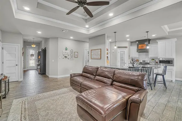 Photo 2 — 2116 Longhorn Trail, Altus, OK 73521