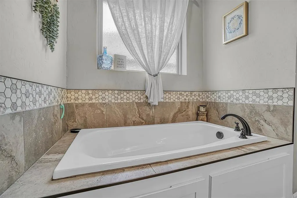 Photo 21 — 2116 Longhorn Trail, Altus, OK 73521