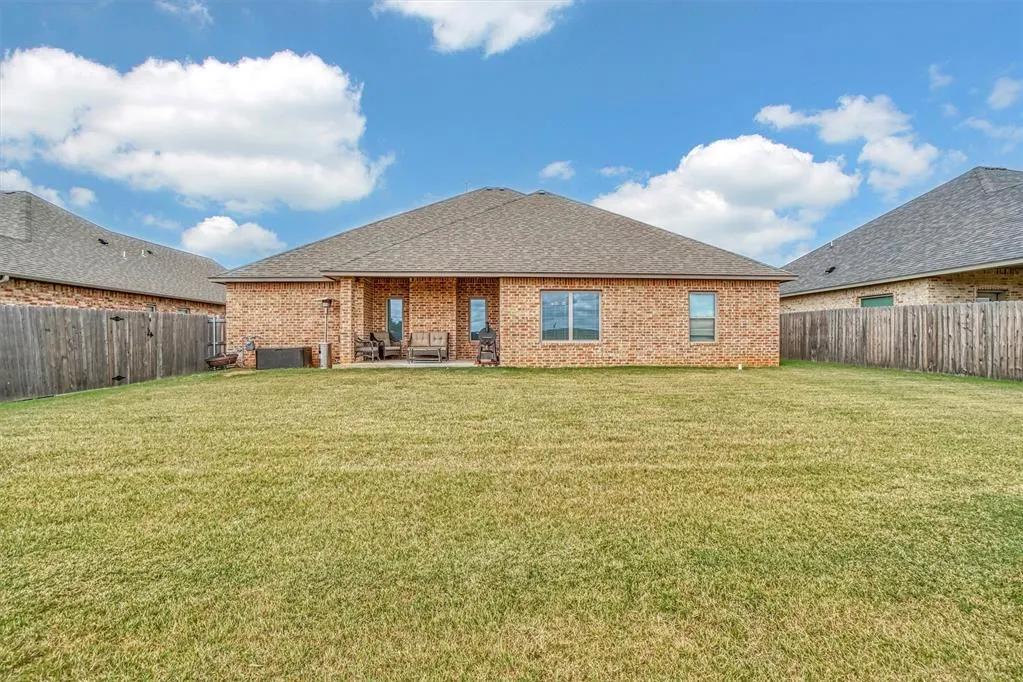Photo 32 — 2116 Longhorn Trail, Altus, OK 73521
