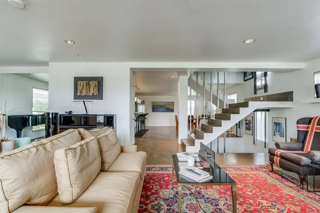 Photo 9 — 600 NE 19th Street, Oklahoma City, OK 73105