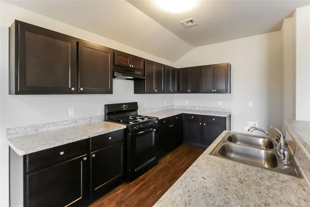 Photo 7 — 1800 Sloane Drive, Oklahoma City, OK 73127