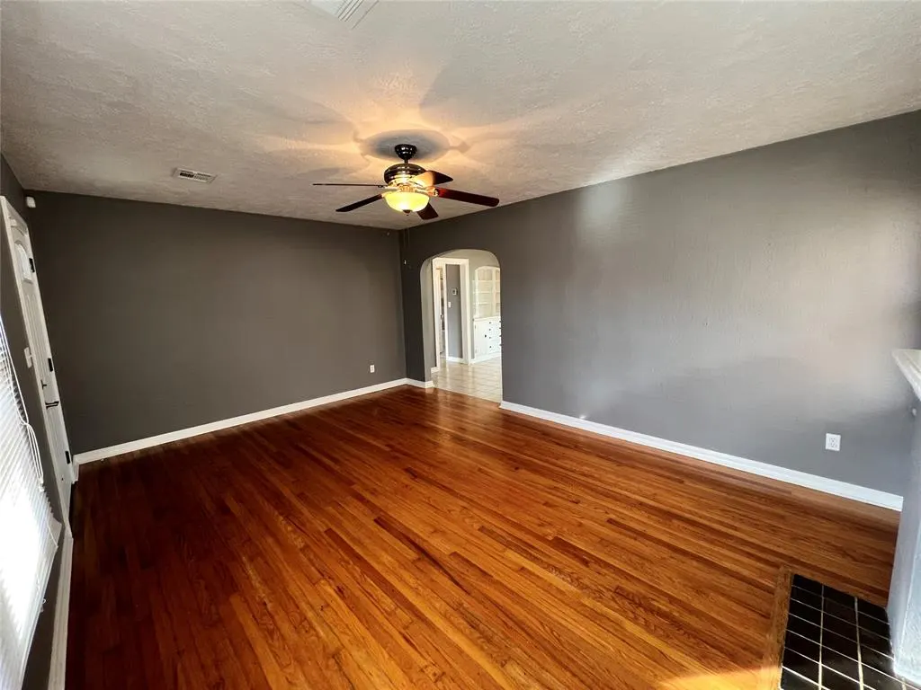 Photo 4 — 2933 NW 11th Street, Oklahoma City, OK 73107