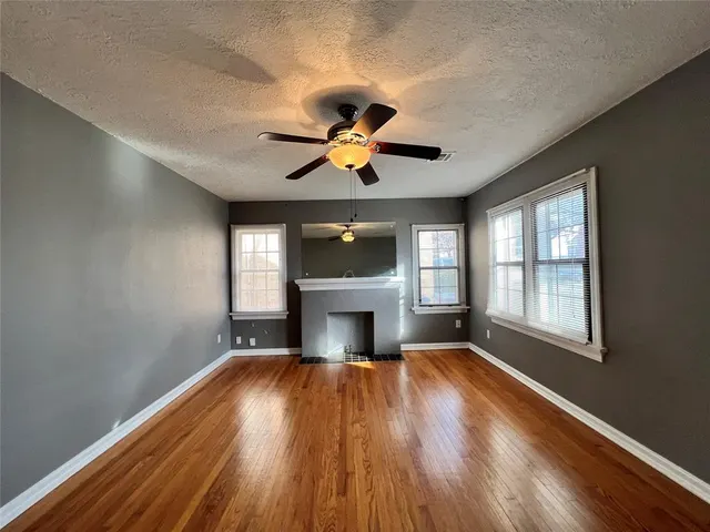 Photo 5 — 2933 NW 11th Street, Oklahoma City, OK 73107