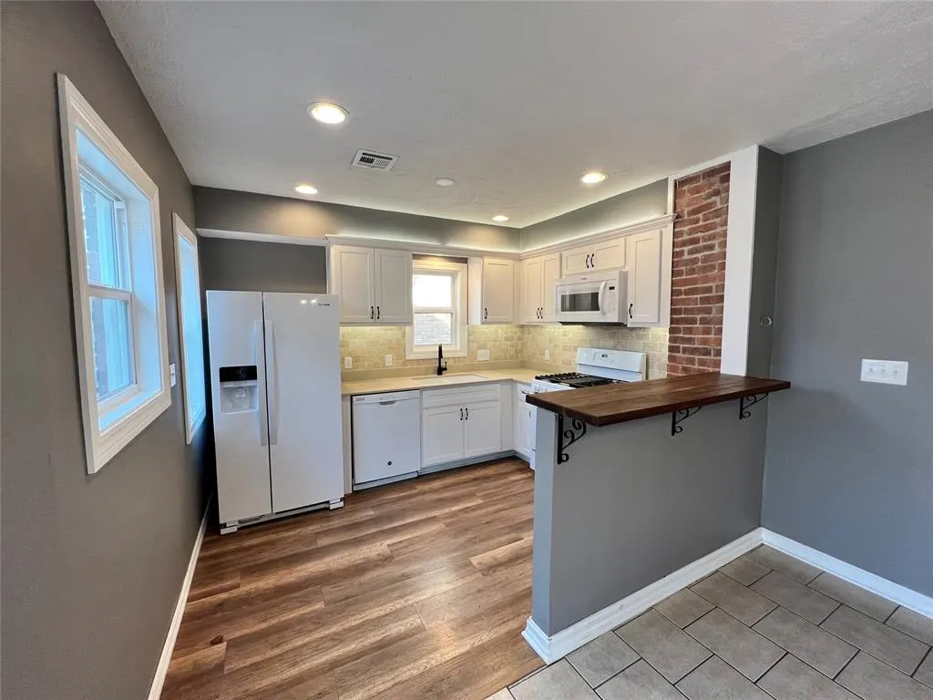 Photo 8 — 2933 NW 11th Street, Oklahoma City, OK 73107