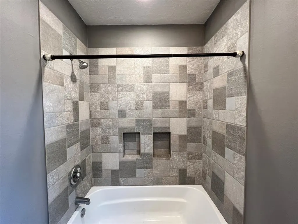 Photo 18 — 2933 NW 11th Street, Oklahoma City, OK 73107
