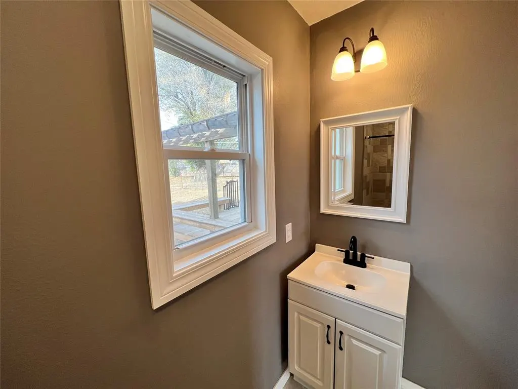 Photo 19 — 2933 NW 11th Street, Oklahoma City, OK 73107