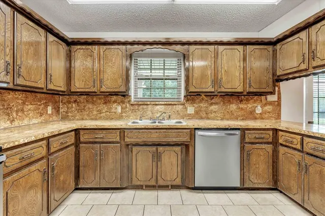 Photo 7 — 25 Woodlake Drive, Choctaw, OK 73020