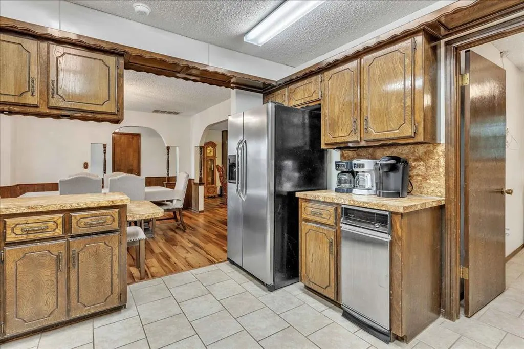 Photo 9 — 25 Woodlake Drive, Choctaw, OK 73020