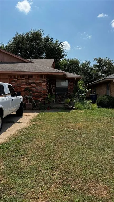 Photo 2 — 236 Barrett Place, Edmond, OK 73003