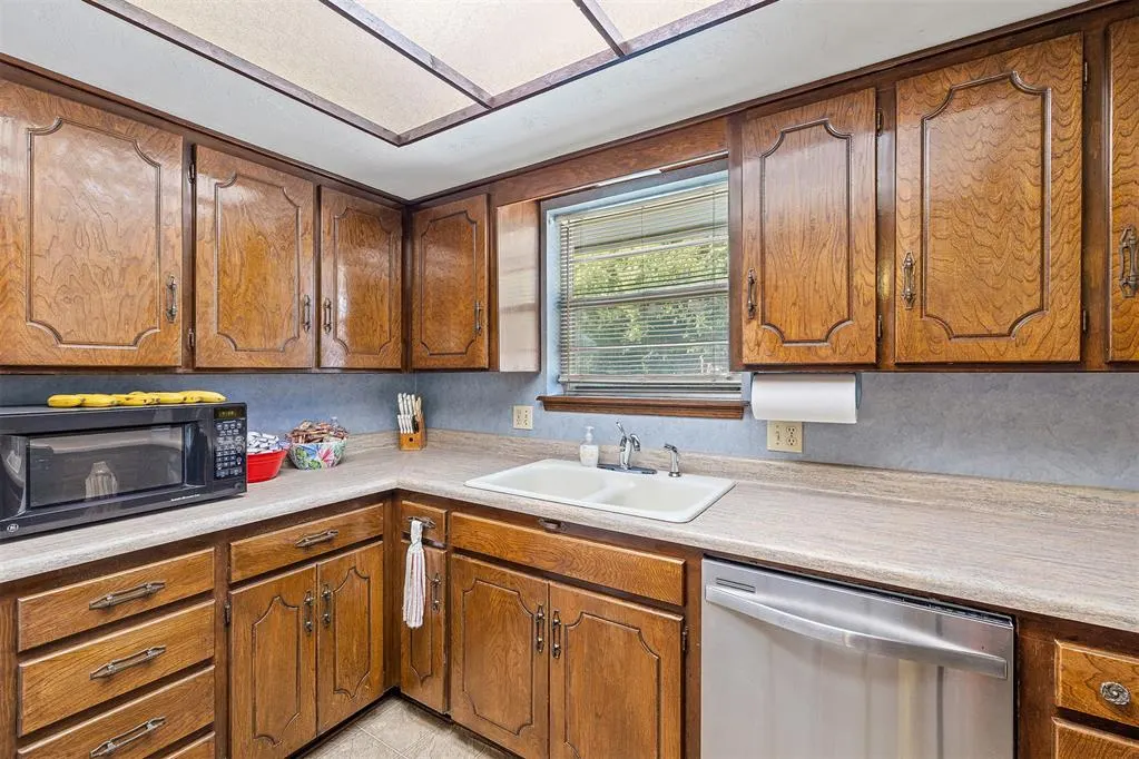 Photo 13 — 7617 Kathryn Way, Oklahoma City, OK 73162