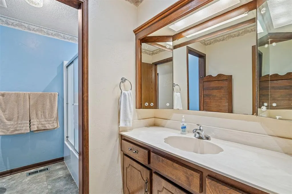 Photo 18 — 7617 Kathryn Way, Oklahoma City, OK 73162