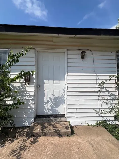 Photo 2 — 906 E Elm Avenue, Enid, OK 73701