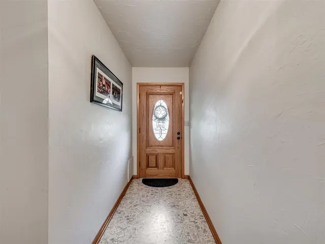 Photo 3 — 406 S Pine Street, Crescent, OK 73028