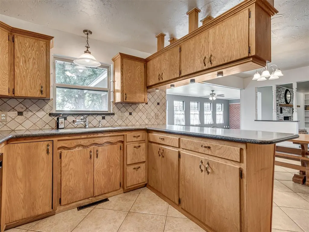 Photo 16 — 406 S Pine Street, Crescent, OK 73028