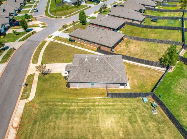 Photo 6 — 12466 Native Hill Drive, Choctaw, OK 73020