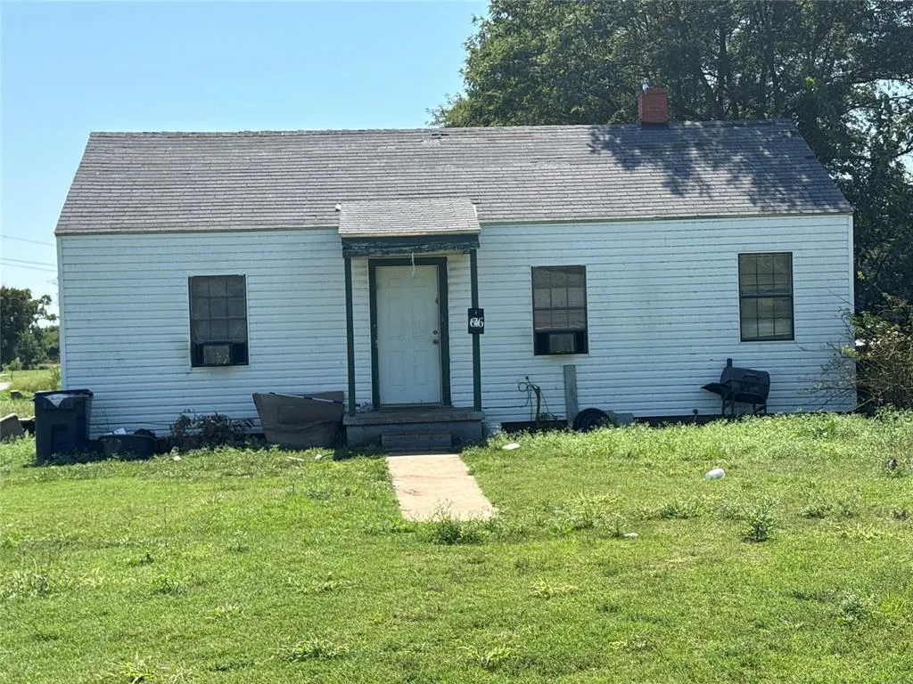 Photo 3 — 609 E Broadway Street, Anadarko, OK 73005
