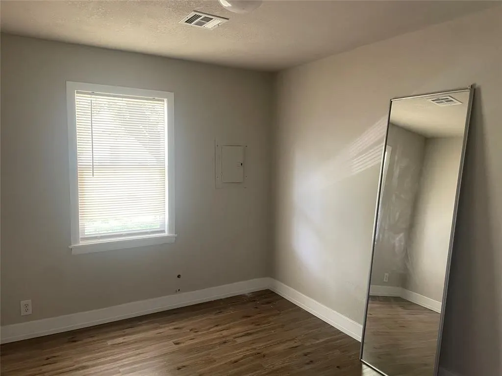 Photo 10 — 523 SE 4th Street, Lexington, OK 73051