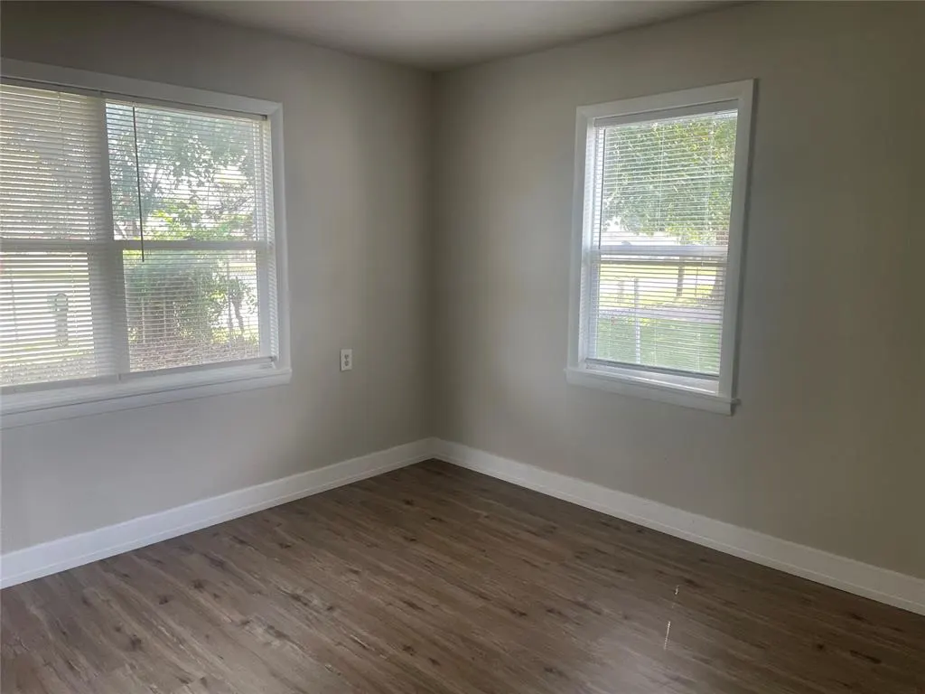 Photo 12 — 523 SE 4th Street, Lexington, OK 73051