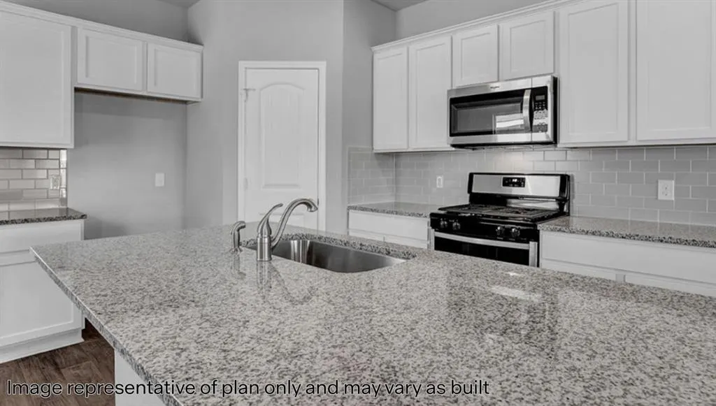 Photo 2 — 636 NE 107th Street, Oklahoma City, OK 73131