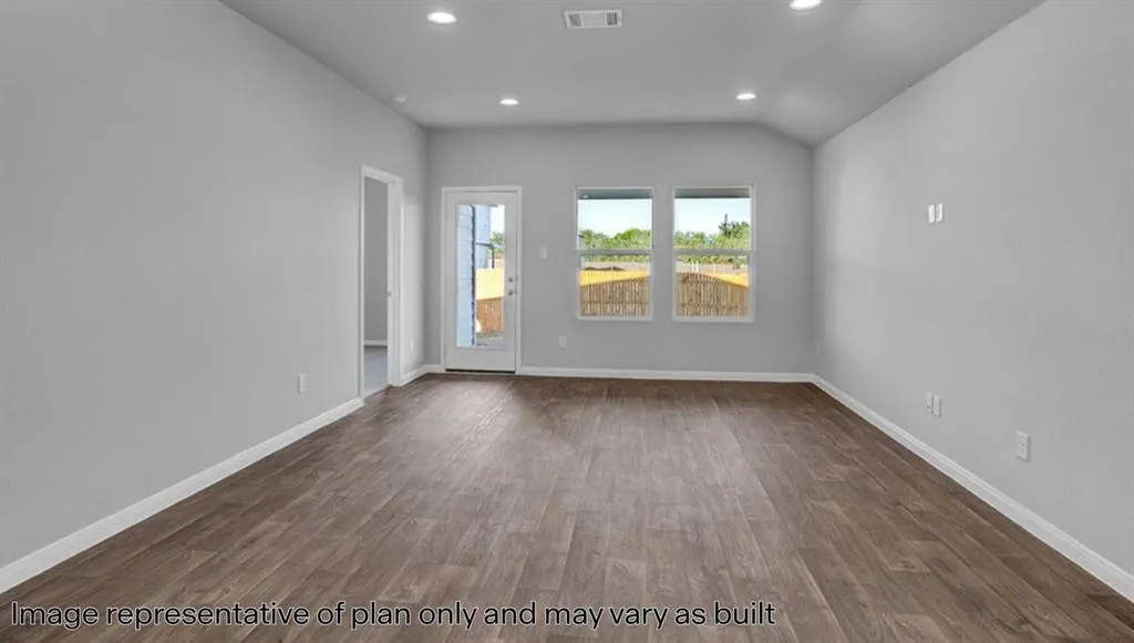 Photo 6 — 636 NE 107th Street, Oklahoma City, OK 73131