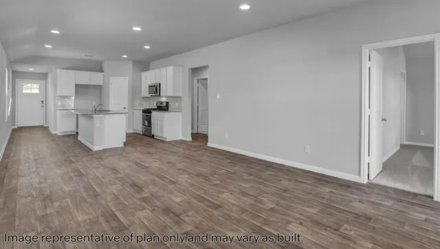 Photo 7 — 636 NE 107th Street, Oklahoma City, OK 73131
