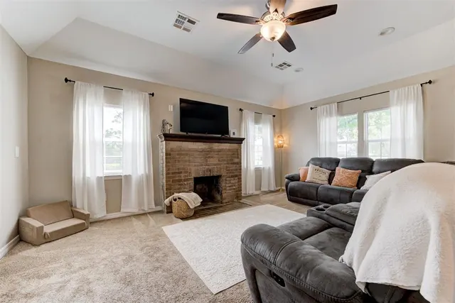 Photo 7 — 310 NW Belle Street, Minco, OK 73059