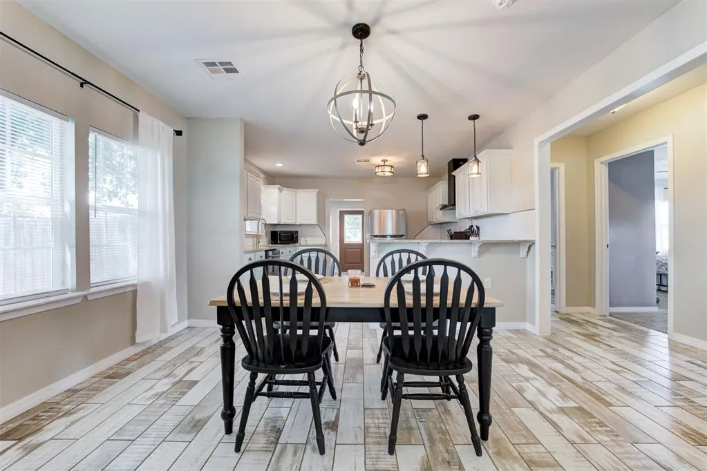 Photo 11 — 310 NW Belle Street, Minco, OK 73059