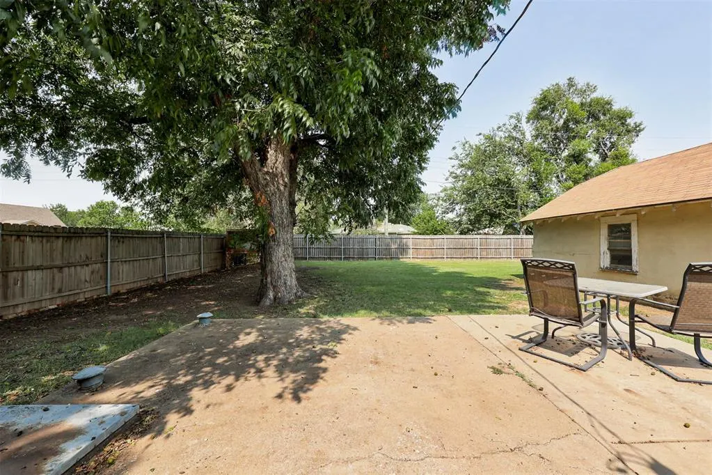 Photo 34 — 310 NW Belle Street, Minco, OK 73059