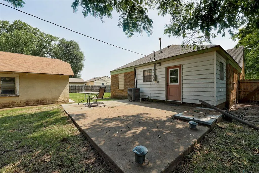 Photo 35 — 310 NW Belle Street, Minco, OK 73059